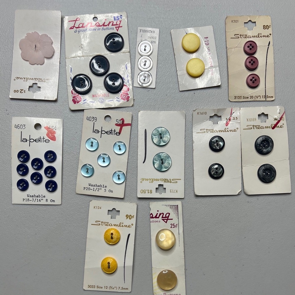 Vintage Sewing Button Lot Streamline La Petite‎ Lansing Mixed Sizes  and Colors
